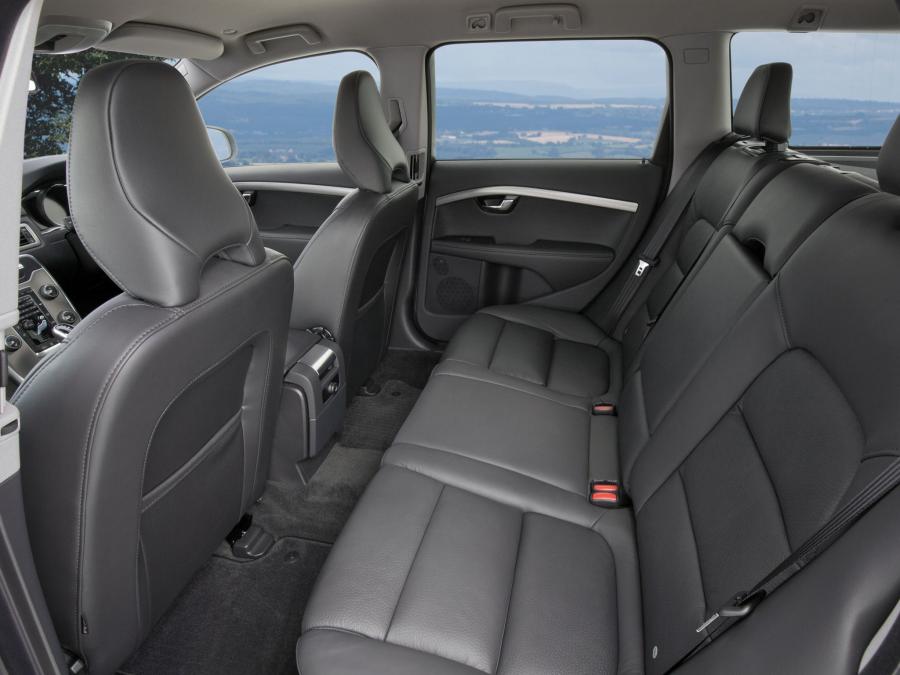  Volvo V70 2013 года  (UK) (фото 3 из 14)